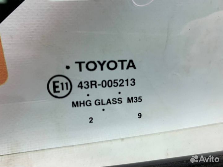 Форточка двери Toyota Camry 50 задняя правая