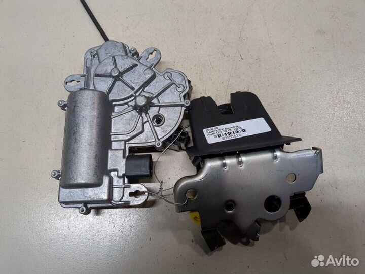 Замок багажника Audi Q3 2018, 2020