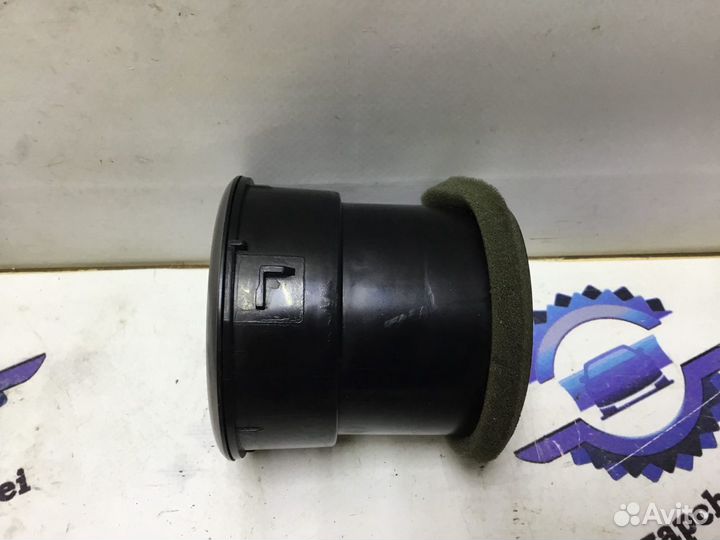 Дефлектор обдува салона в торпедо Mazda 3 BK