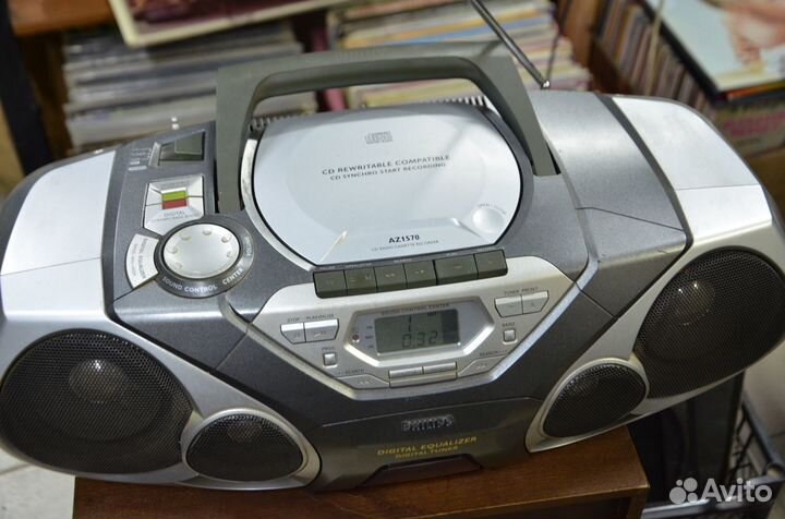 Магнитола Philips AZ1570