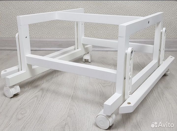 Маятник для круглой кроватки