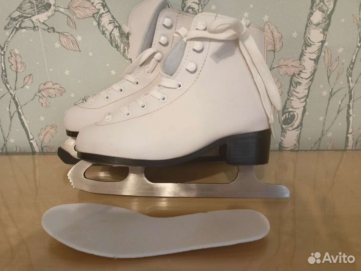 Новые фигурные коньки 35 р-р