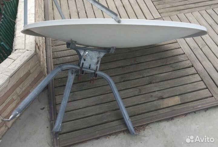 Спутниковая тарелка