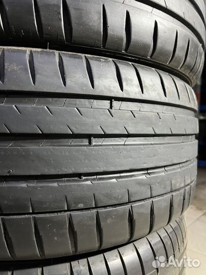 Michelin Pilot Sport 4 S 225/40 R19 и 255/35 R19