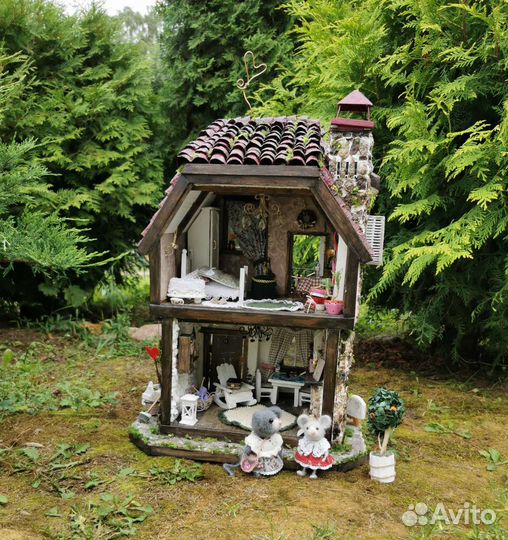 Большой кукольный домик