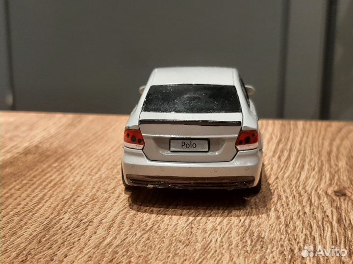 Volkswagen Polo модель 1:36