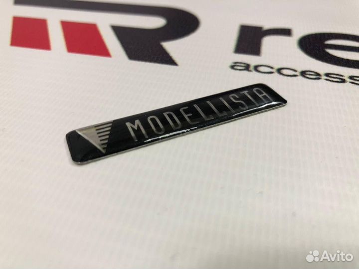 Эмблема Modellista Черная R2326