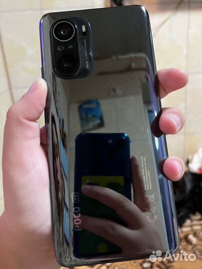 Телефон Poco F3