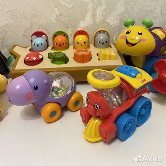 Развивающие игрушки fisher price 0+