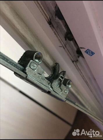 Фурнитура окна/двери основной запор