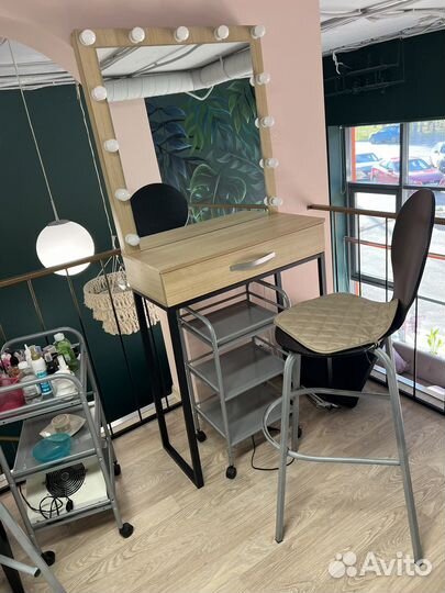 Сдам в аренду гримерный стол