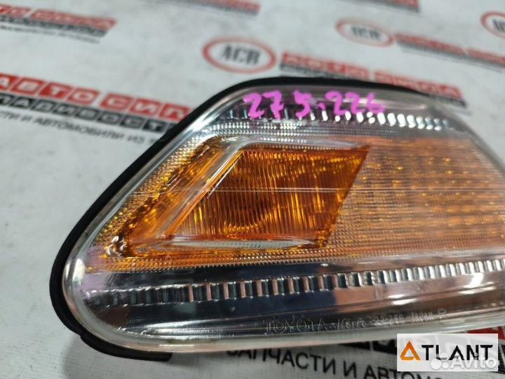 Габарит правый toyota mark II