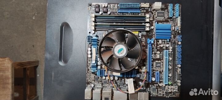Материнская плата с процессором
