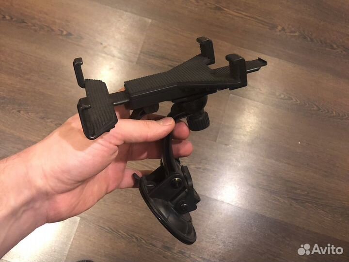 Автомобильный держатель для планшета