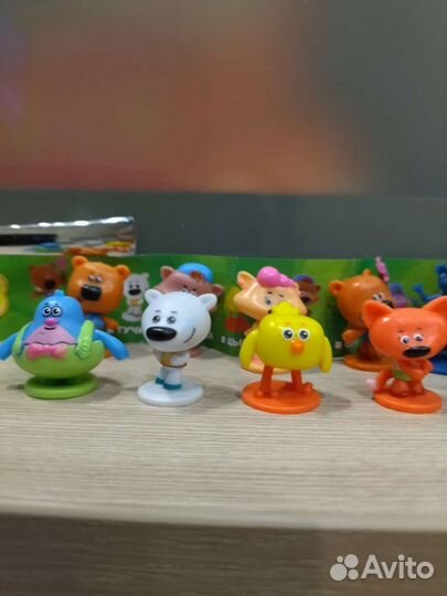 Игрушки из сюрпризов наборами и единички