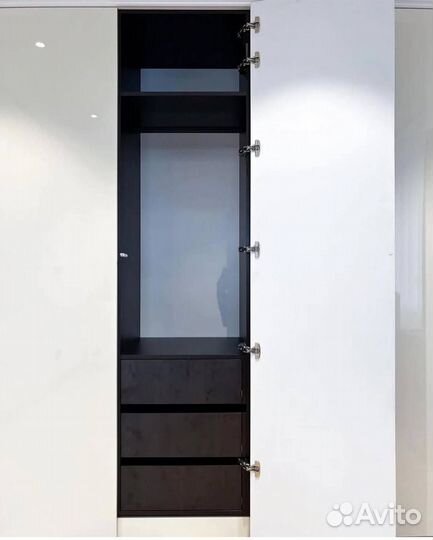 Шкаф распашной