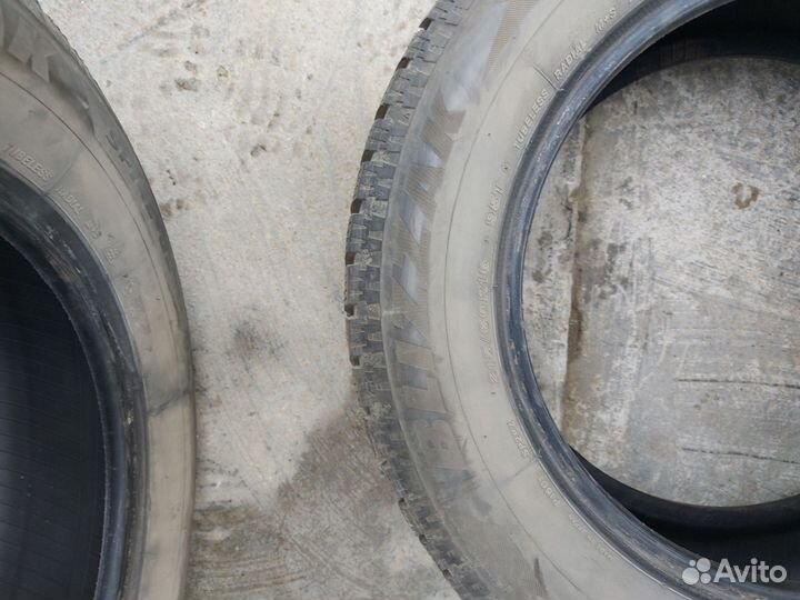 Bridgestone Blizzak Spike-02 215/60 R16 95T