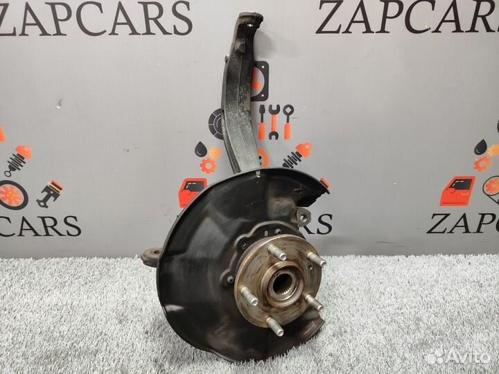 Поворотный кулак передний правый Honda Accord 8