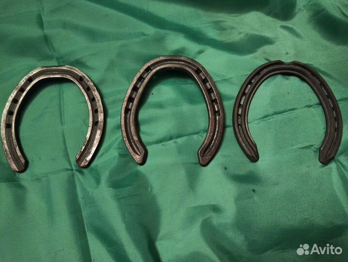 Подковы для лошади новые