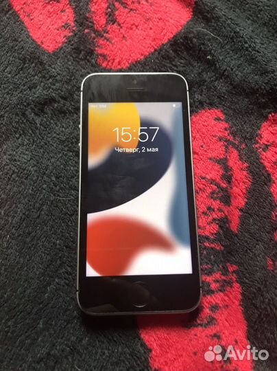 iPhone SE, 32 ГБ
