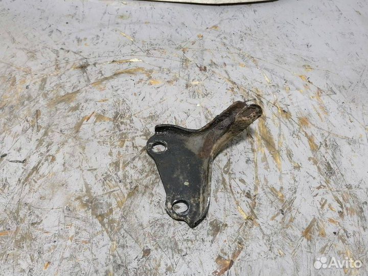 Кронштейн (крепление) выпускного коллектора