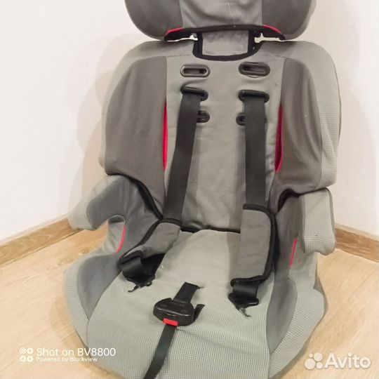 Автомобильное кресло