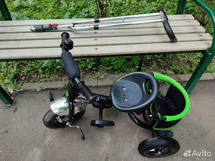 Трёхколёсный детский велосипед