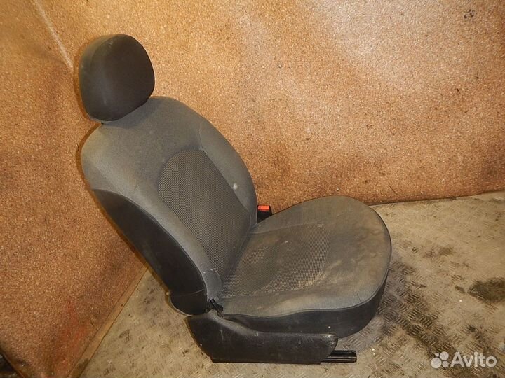 Сиденье переднее правое, Peugeot (Пежо) -206 (98)