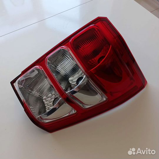 Фонарь задний правый Suzuki Grand Vitara