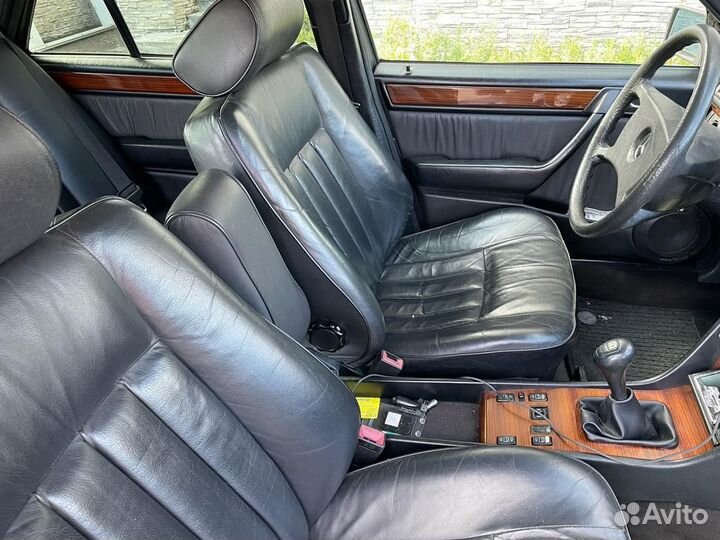 Салон на mercedes 124