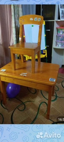 Продам стол,стул и мольберт