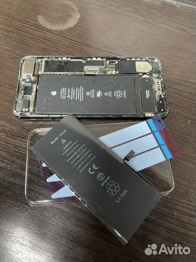 Батарейка на iPhone 7 Plus черный