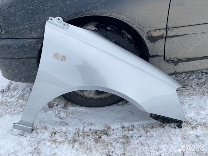 Крыло переднее правое Allion