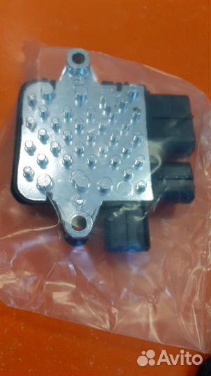 Блок управления вентилятором Мицубиси Лансер 9