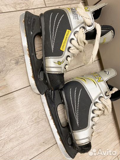 Коньки хоккейные детские 30 размер