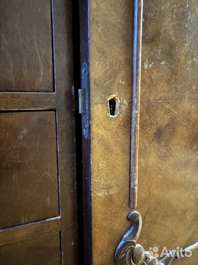 Старинный комод