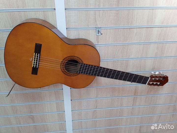 Классическая гитара Yamaha С40