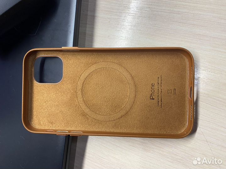 Кожаный чехол iPhone 11 в коричневом цвете MagSafe