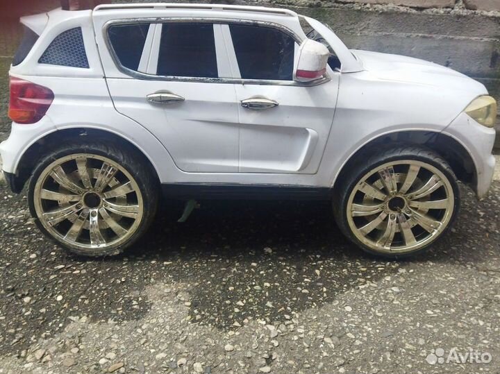 Детский электромобиль бу