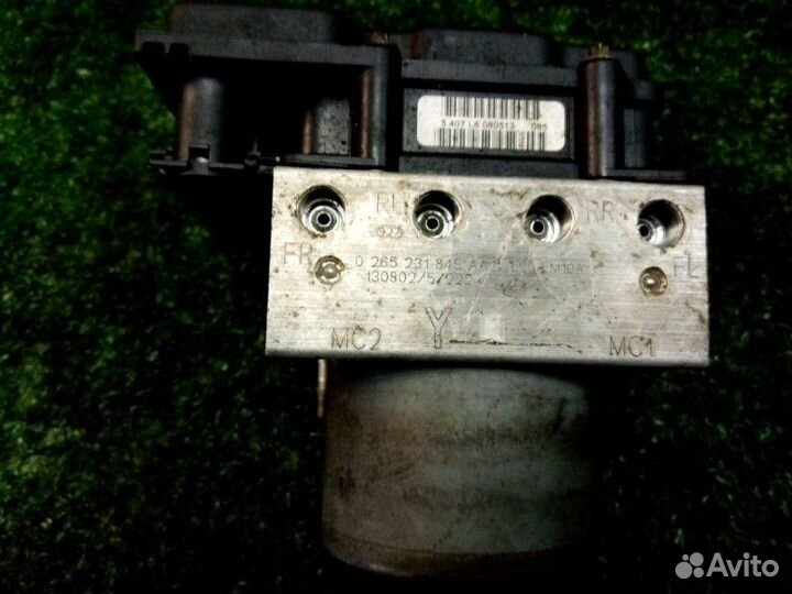 Блок abs Nissan Tiida SC11X HR16DE 2013