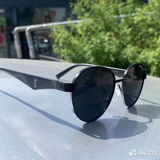 Солнцезащитные очки YSL