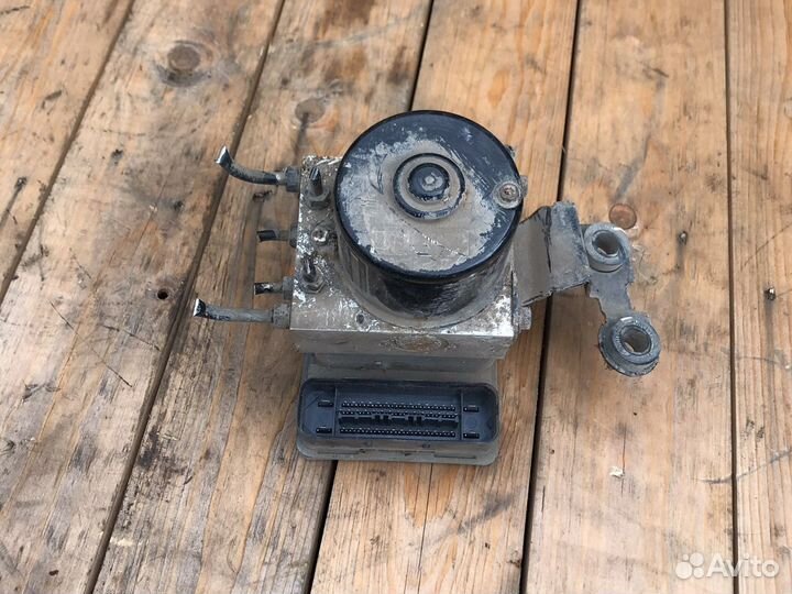 Блок насос абс abs джетта 4 гольф 4 бора октавия