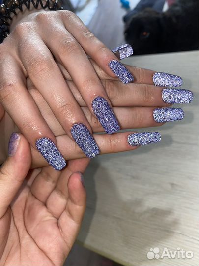 Модель на маникюр