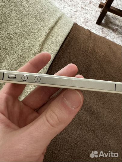 iPhone 4S, 16 ГБ