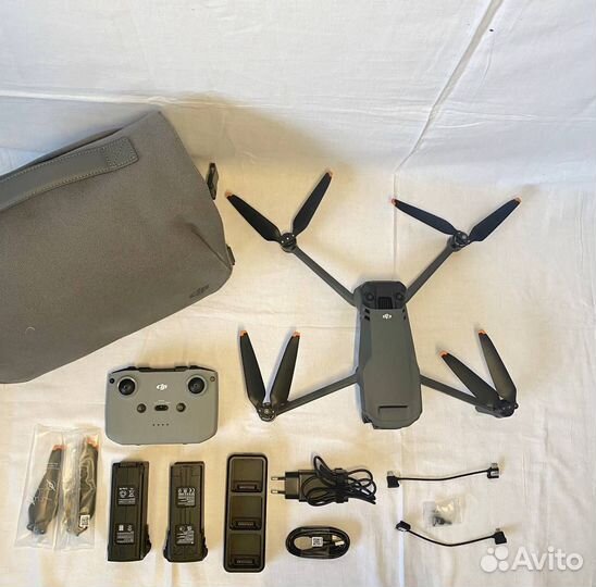 Квадрокоптер Dji Mavic 3 Fly More Combo