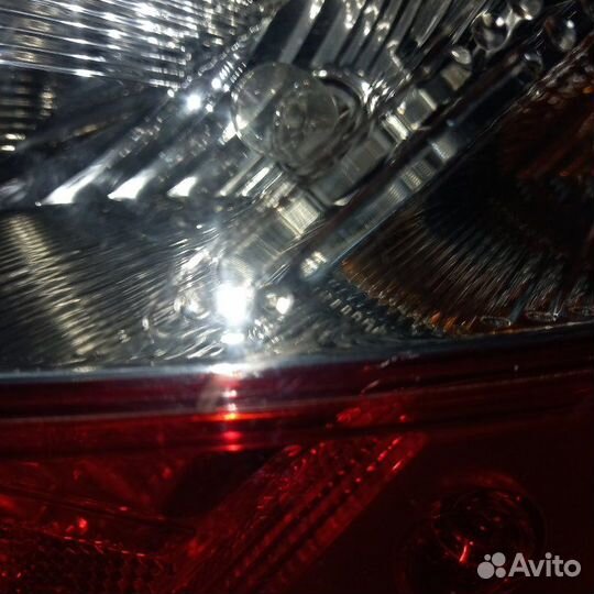 Фонарь задний задний правый Mazda 2 ZJ 2010