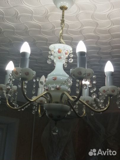 Продам люстру