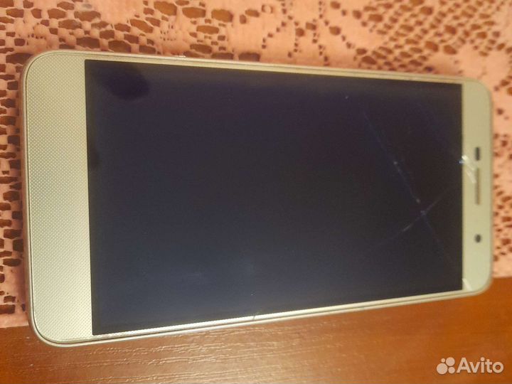 Телефон Honor 4C Pro