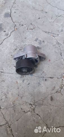 Ролик натяжителя ремня генератора