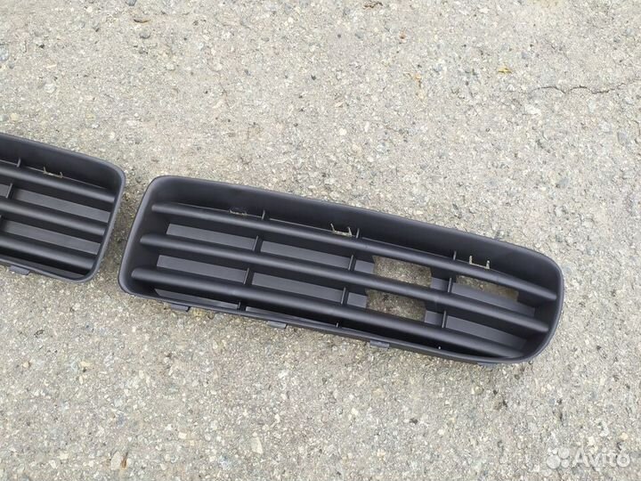 Новая решетка бампера боковая Skoda Octavia Tour